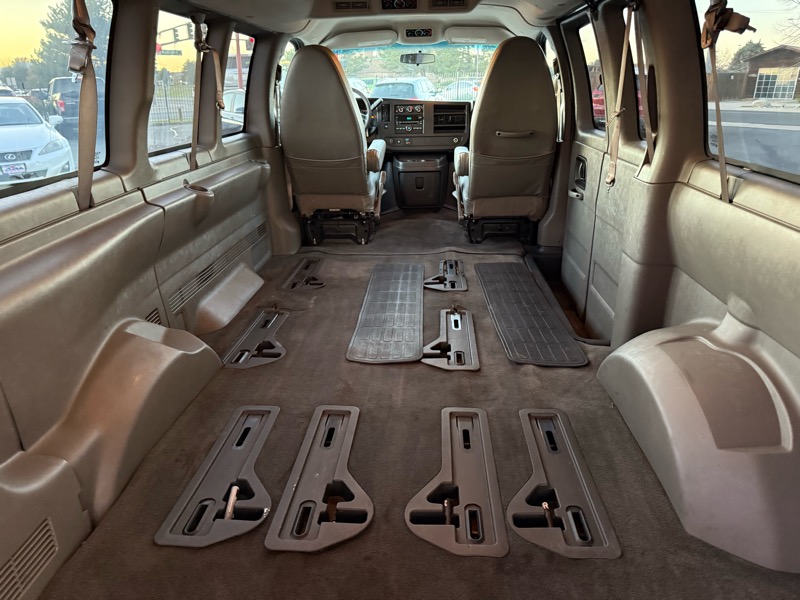 Chevrolet Express LT 3500 2011 Chevrolet Express LT 3500 2011