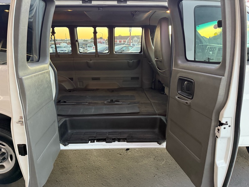 Chevrolet Express LT 3500 2011 Chevrolet Express LT 3500 2011