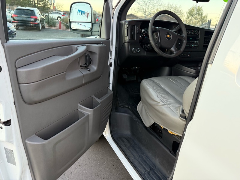 Chevrolet Express LT 3500 2011 Chevrolet Express LT 3500 2011