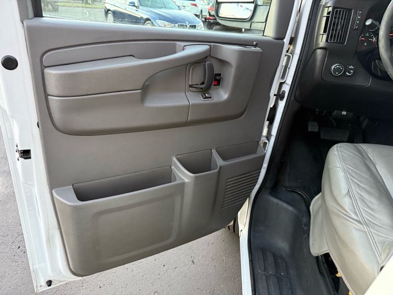 Chevrolet Express LT 3500 2011 Chevrolet Express LT 3500 2011