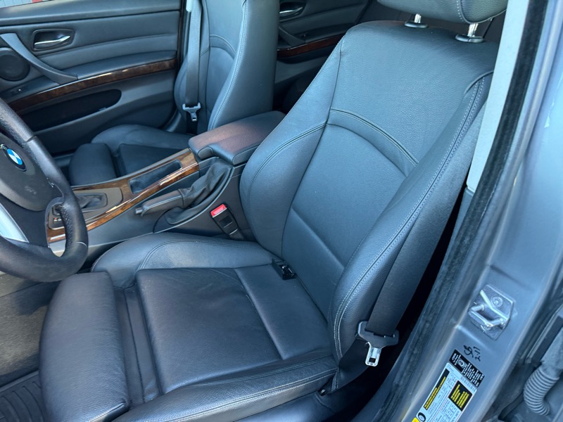 BMW 3-Series 335xi 2009