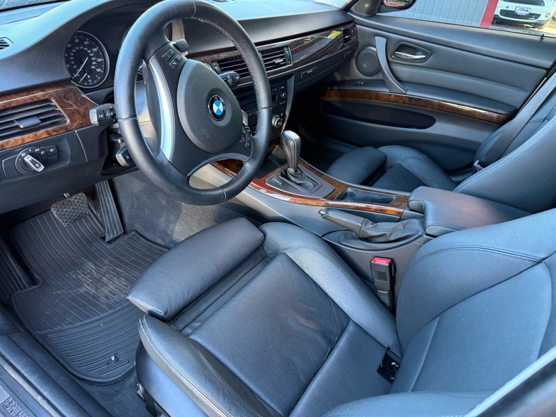 BMW 3-Series 335xi 2009