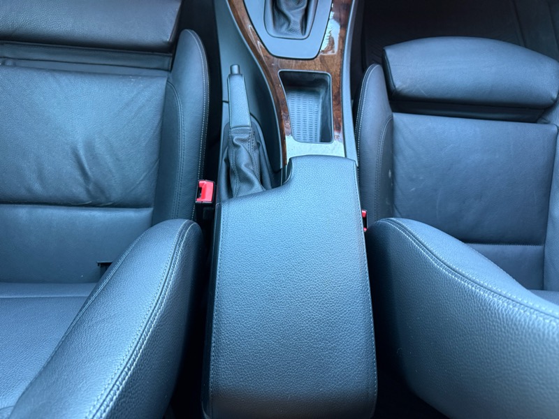 BMW 3-Series 335xi 2009