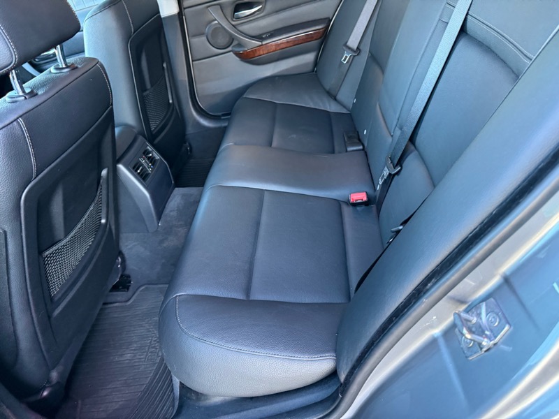 BMW 3-Series 335xi 2009