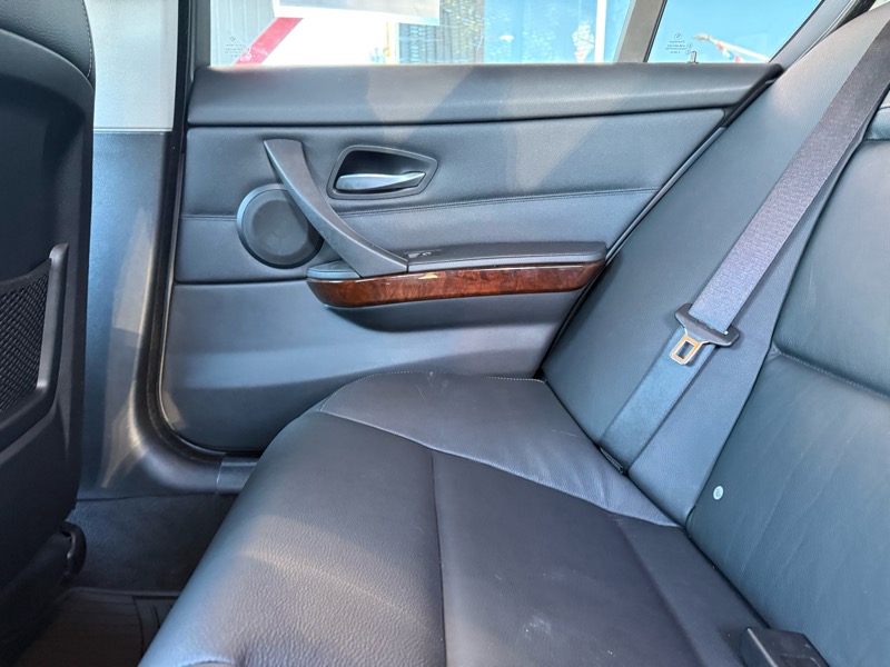 BMW 3-Series 335xi 2009