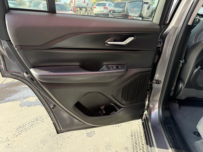 Jeep Grand Cherokee Laredo 4WD 2023