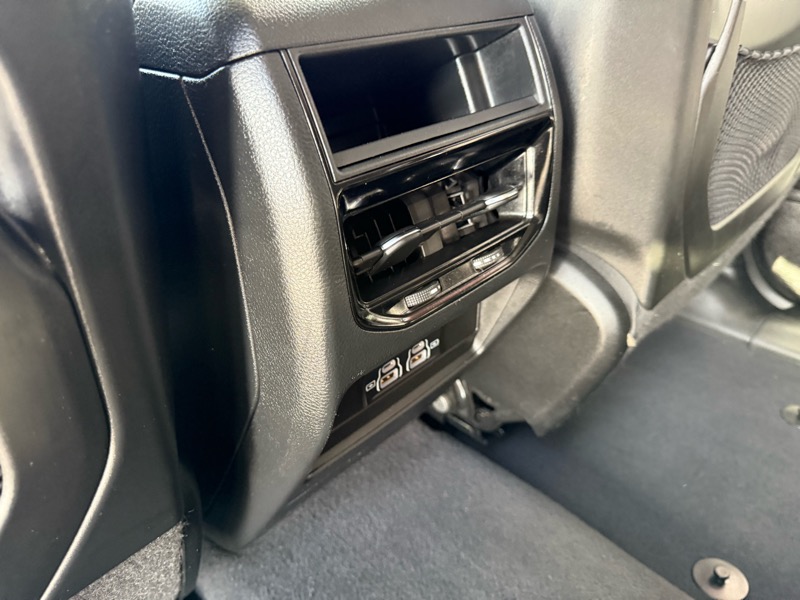 Jeep Grand Cherokee Laredo 4WD 2023