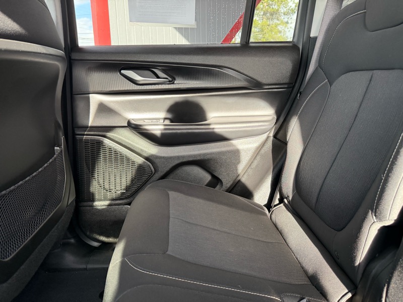 Jeep Grand Cherokee Laredo 4WD 2023