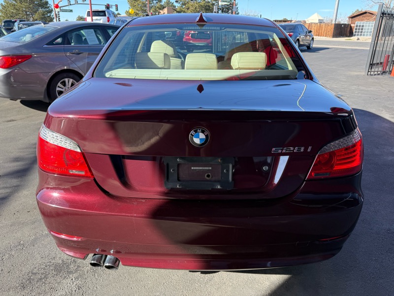 BMW 5-Series 528xi 2009