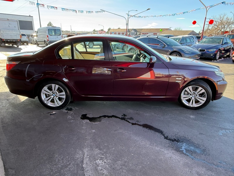 BMW 5-Series 528xi 2009