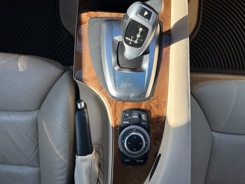 BMW 5-Series 528xi 2009