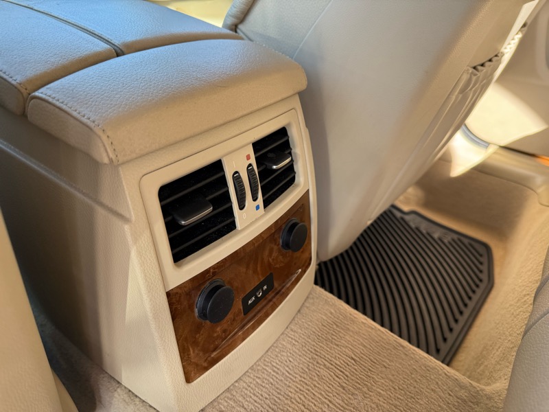 BMW 5-Series 528xi 2009