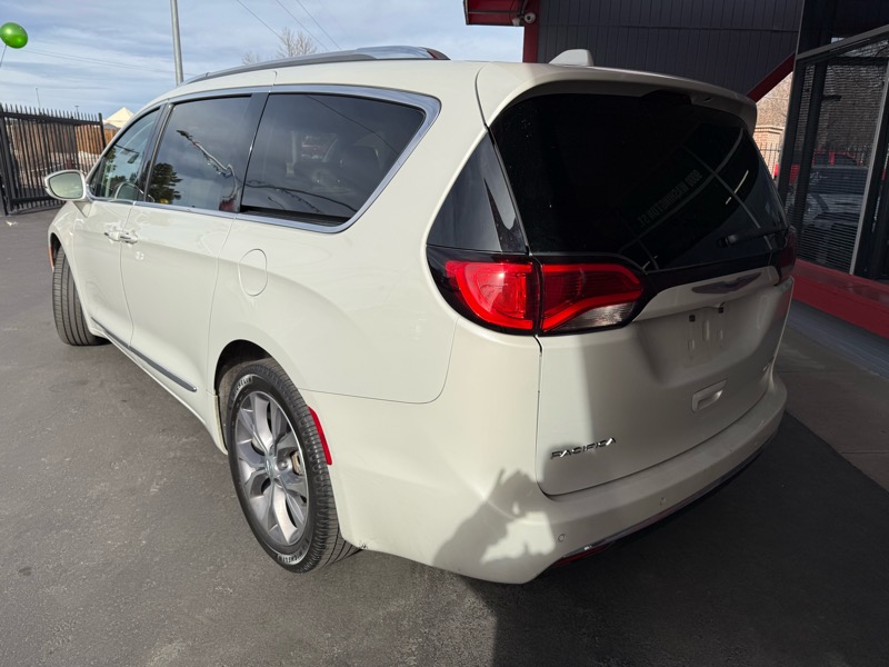 Chrysler Pacifica Limited 2019