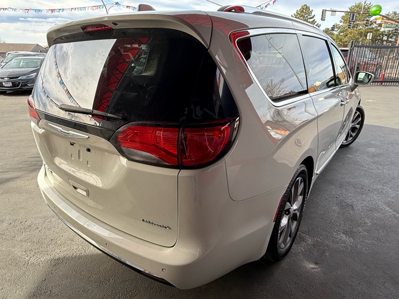Chrysler Pacifica Limited 2019