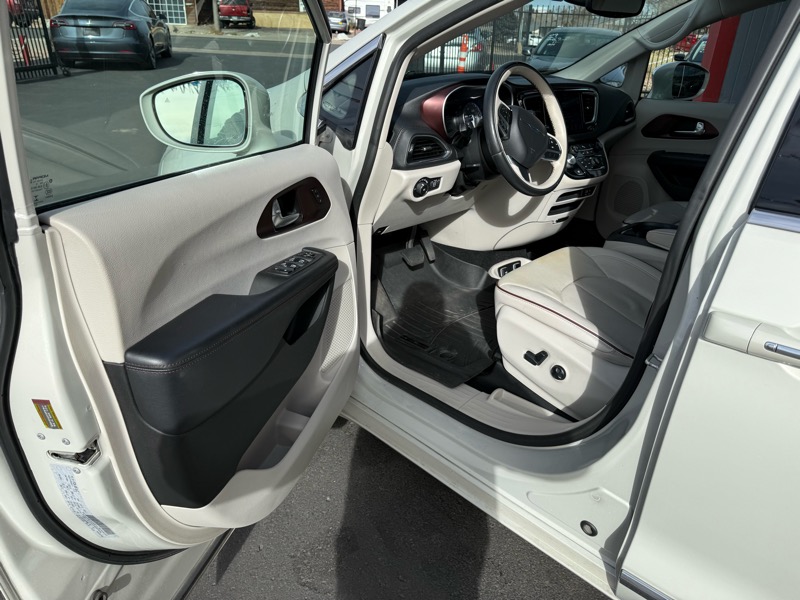 Chrysler Pacifica Limited 2019