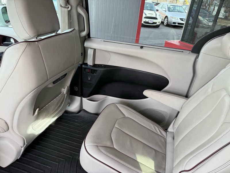 Chrysler Pacifica Limited 2019