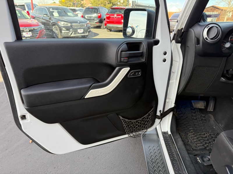 Jeep Wrangler Unlimited Sahara 4WD 2014