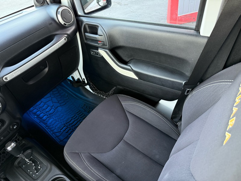 Jeep Wrangler Unlimited Sahara 4WD 2014