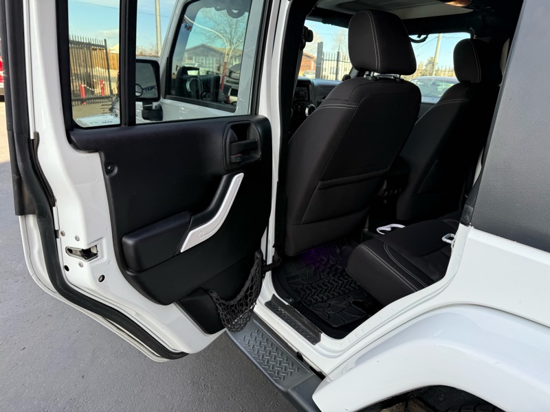 Jeep Wrangler Unlimited Sahara 4WD 2014