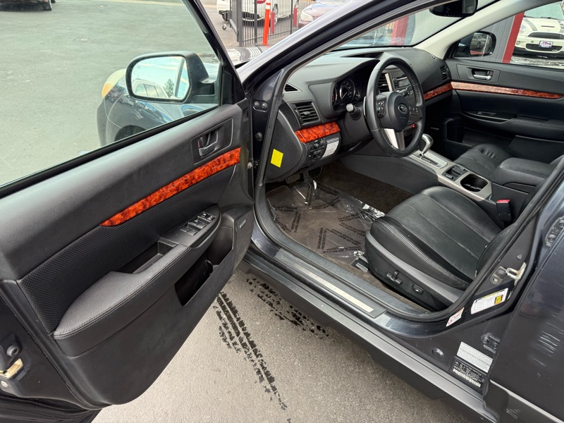 Subaru Outback 2.5i Limited 2011