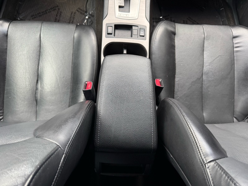 Subaru Outback 2.5i Limited 2011