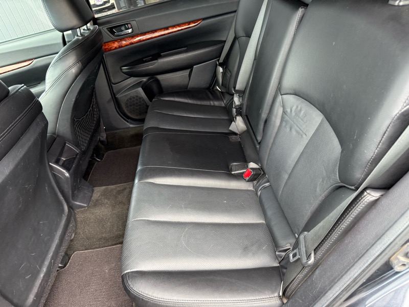 Subaru Outback 2.5i Limited 2011