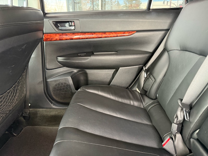 Subaru Outback 2.5i Limited 2011