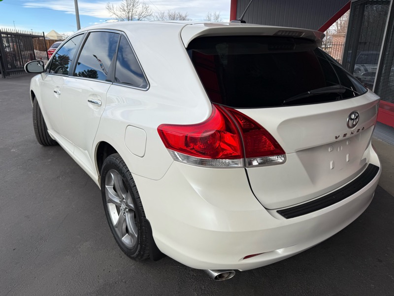 Toyota Venza FWD V6 2011