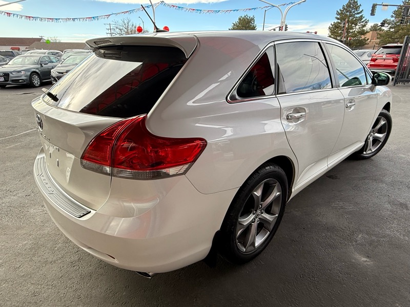 Toyota Venza FWD V6 2011