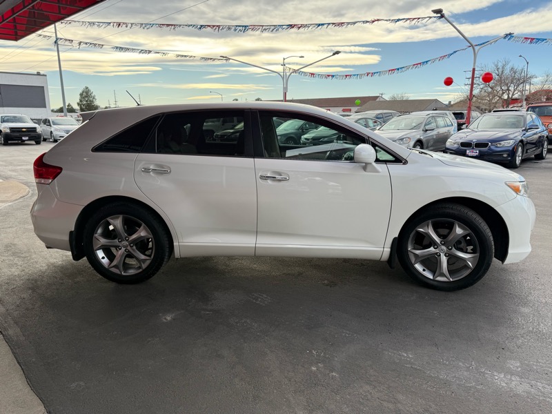 Toyota Venza FWD V6 2011