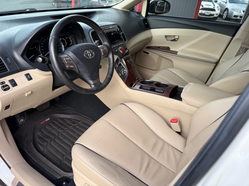 Toyota Venza FWD V6 2011