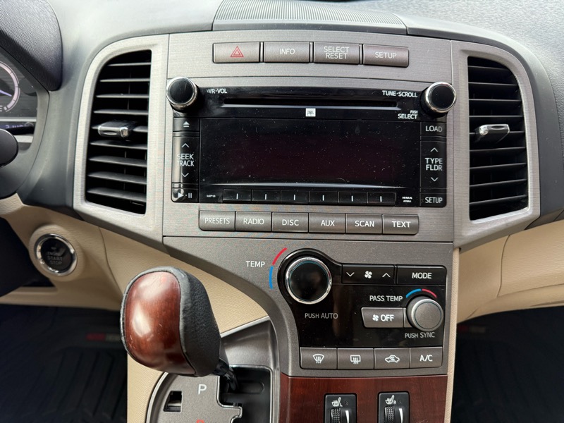 Toyota Venza FWD V6 2011