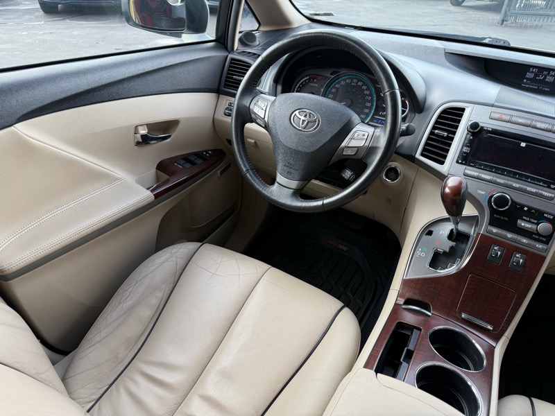 Toyota Venza FWD V6 2011