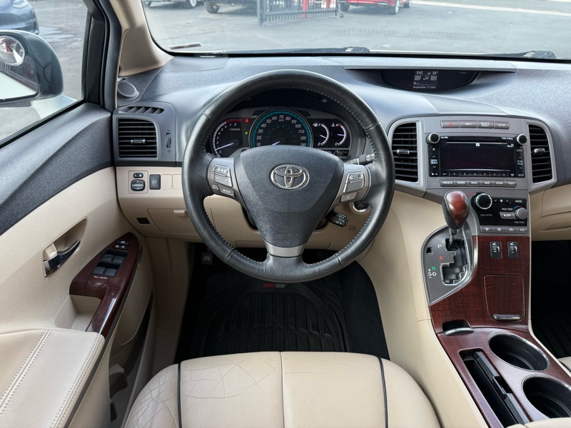 Toyota Venza FWD V6 2011