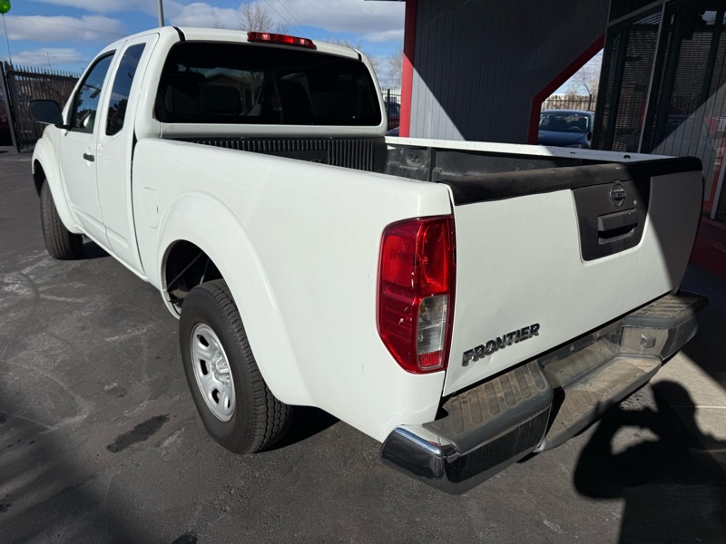 Nissan Frontier S King Cab I4 5MT 2WD 2016