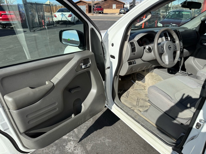 Nissan Frontier S King Cab I4 5MT 2WD 2016