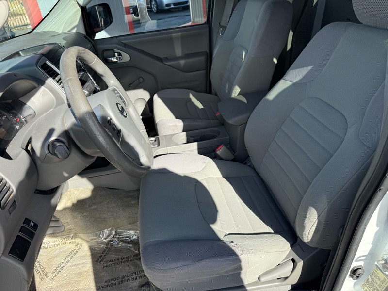 Nissan Frontier S King Cab I4 5MT 2WD 2016