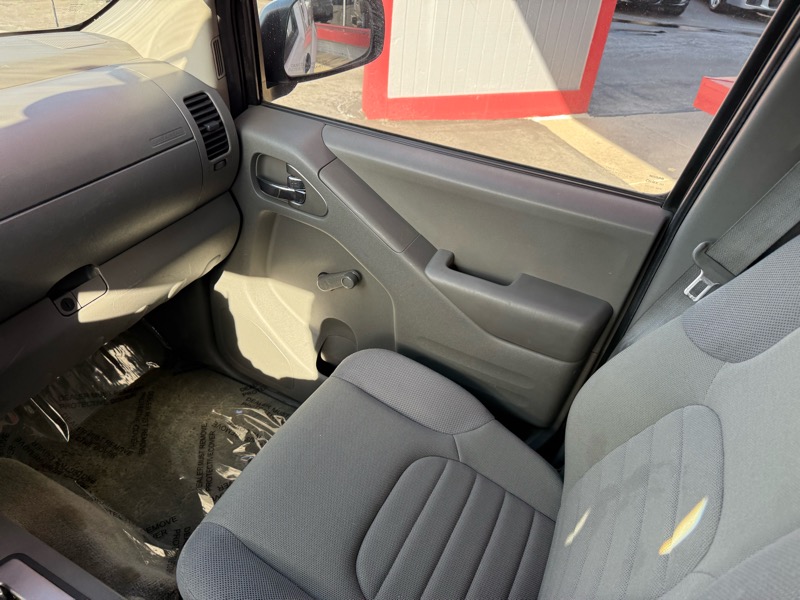 Nissan Frontier S King Cab I4 5MT 2WD 2016