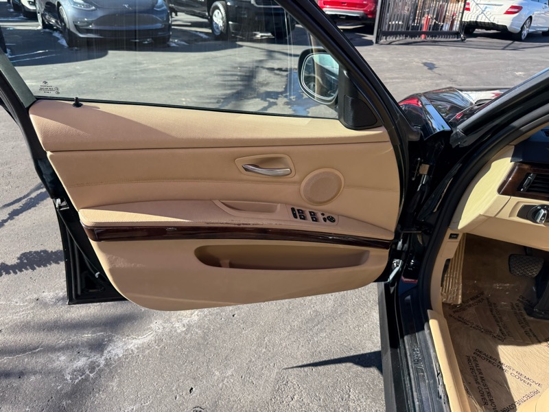 BMW 3-Series 328i xDrive 2011