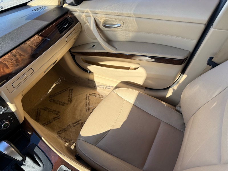 BMW 3-Series 328i xDrive 2011