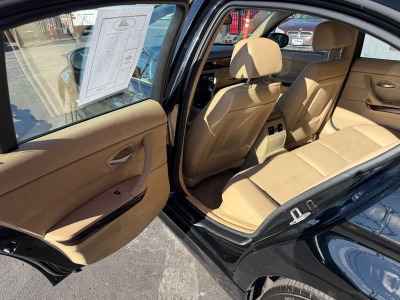 BMW 3-Series 328i xDrive 2011