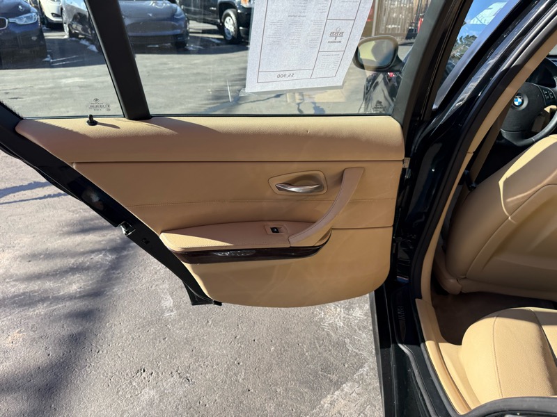 BMW 3-Series 328i xDrive 2011