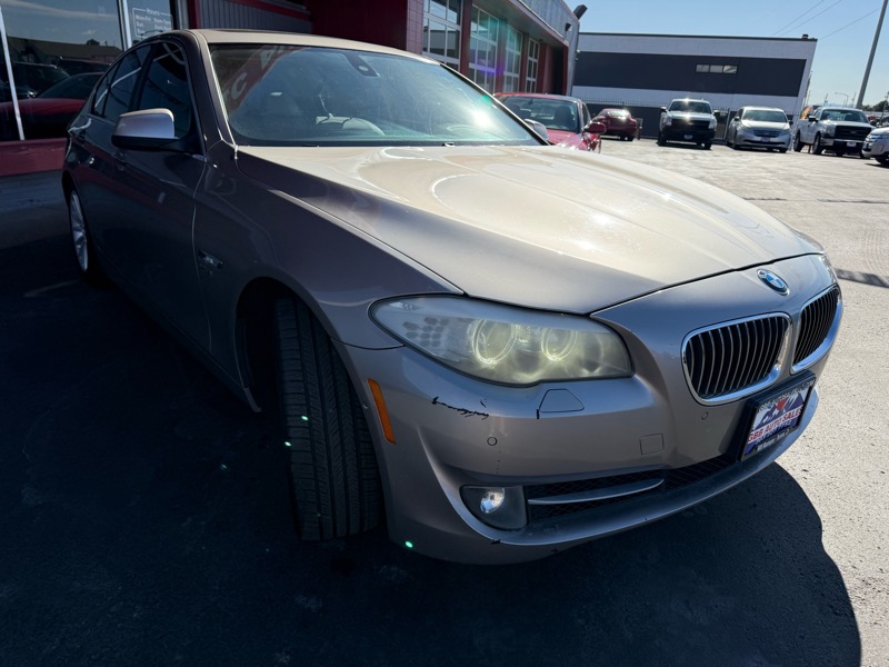 BMW 5-Series 535i xDrive 2012