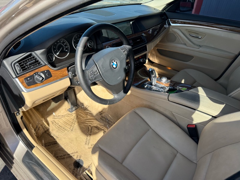 BMW 5-Series 535i xDrive 2012