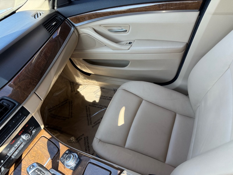 BMW 5-Series 535i xDrive 2012