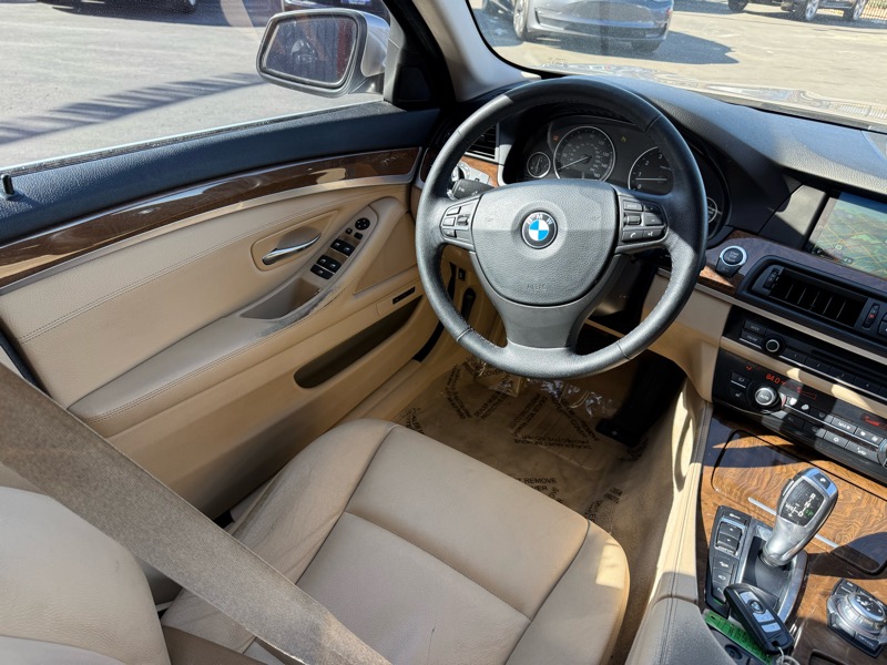 BMW 5-Series 535i xDrive 2012