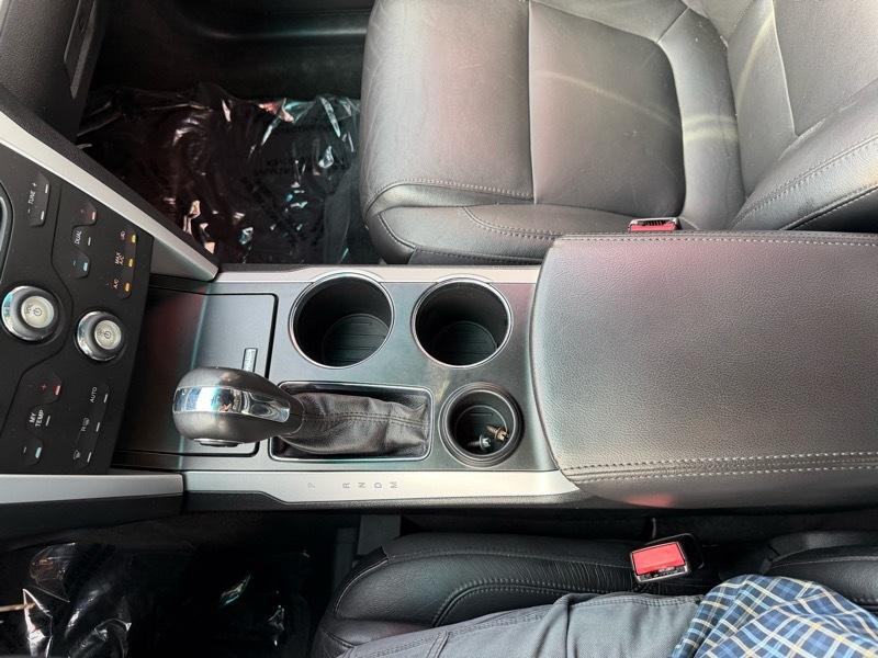 Ford Explorer XLT FWD 2011