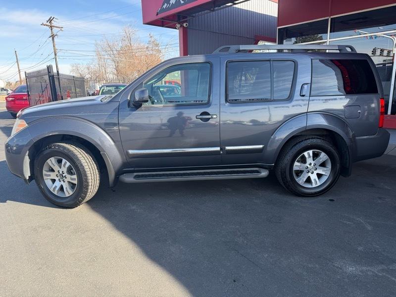 Nissan Pathfinder S 4WD 2011