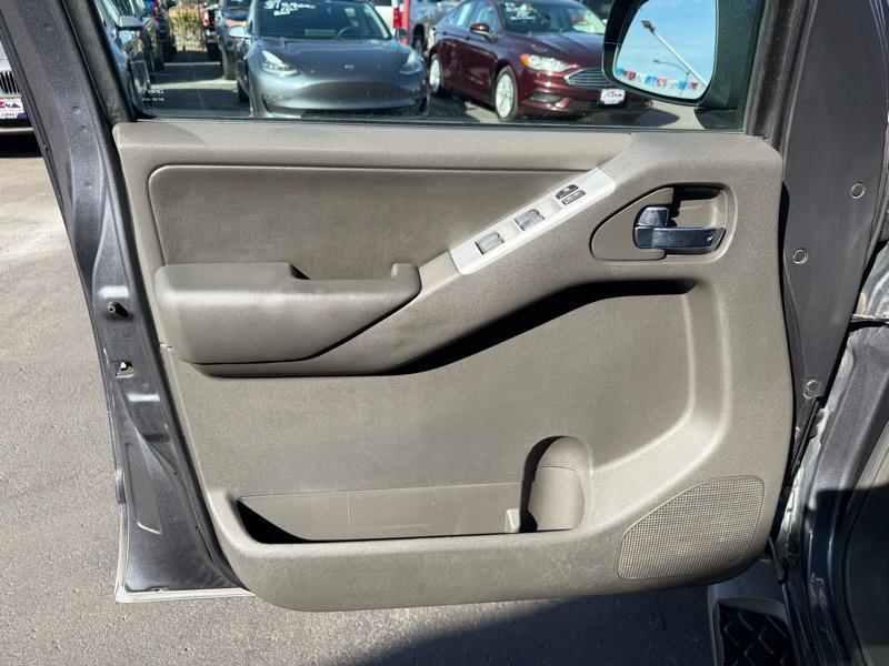 Nissan Pathfinder S 4WD 2011