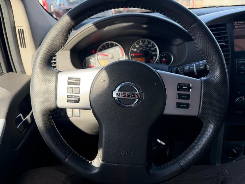 Nissan Pathfinder S 4WD 2011